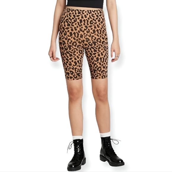 High-Rise Bike Shorts - Picture 2 of 4